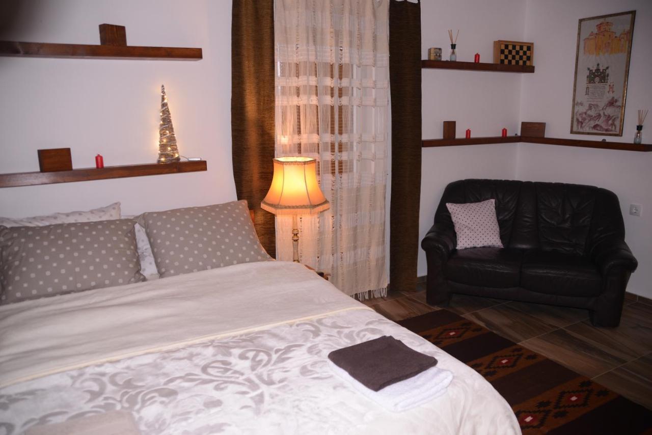 Vikend Kuca Maksimovic Holiday home *