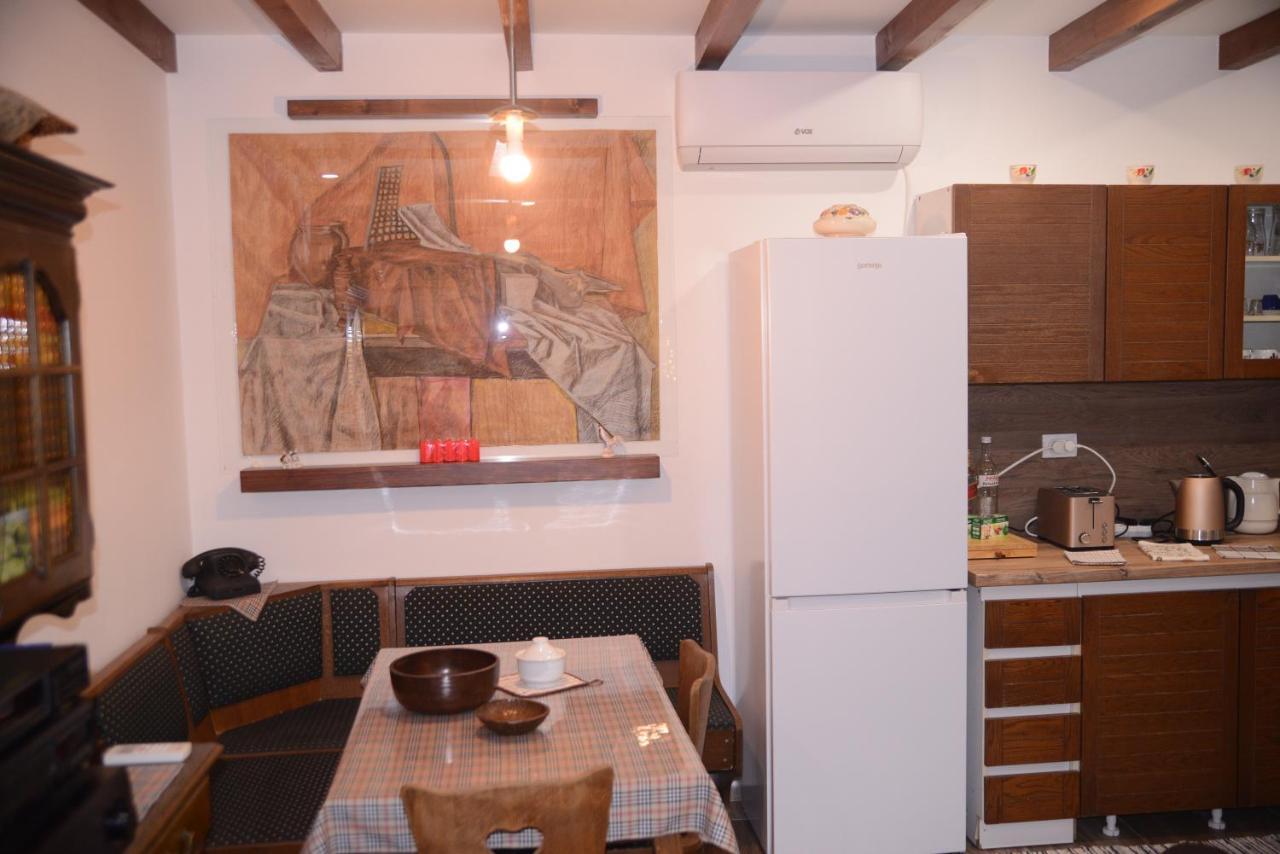 Vikend Kuca Maksimovic Holiday home *